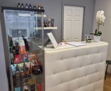 Beauty Nail Salon with Sunbeds