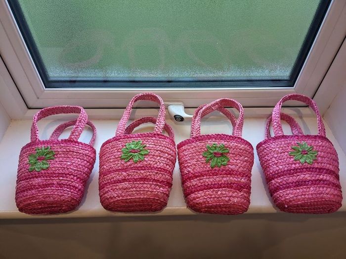 Girls pretty straw bags