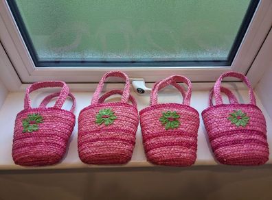 Girls pretty straw bags