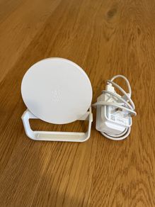 Belkin BOOST UP 10W Wireless Charging Stand