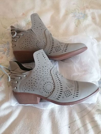 Women's Ankle Boot's