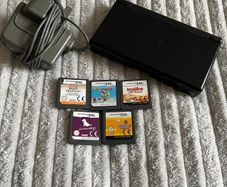 Nintendo DS Lite Black, 5 Games, Charger and Stylus. Fully Working