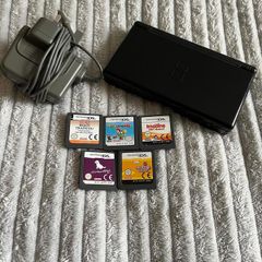 Nintendo DS Lite Black, 5 Games, Charger and Stylus. Fully Working