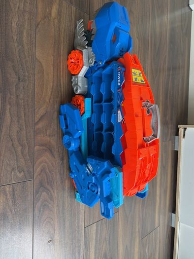 Hot Wheels City Ultimate T-Rex Transporter