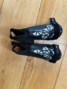 Puma shin guards child size M