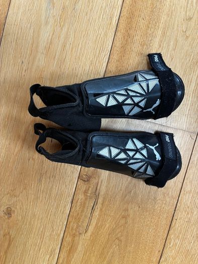 Puma shin guards child size M