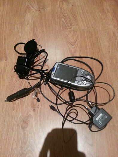 Magellan RoadMate 800 Automotive Mountable GPS Receiver