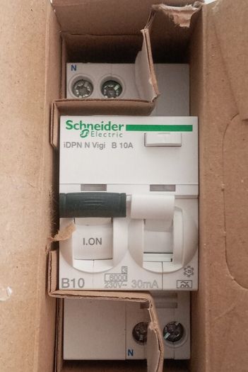 Schneider Electric MALFUNCTION circuit breaker A9D56610 (iDPN N Vigi B 10A)