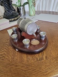 Mullingar pewter cask and 6 shot glasses