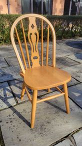 4 Windsor Style Dining Chairs