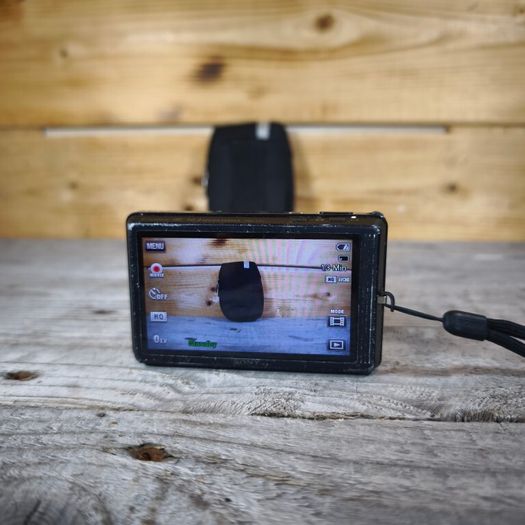 SONY Cybershot DSC-TX7 Digital Camera 10.2MP 4x Optical Zoom + 1GB SD + Case