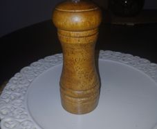 Pepper Grinder for Kitchen, 5 Inches Wooden NEW