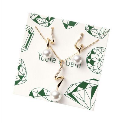 Stylish Pearl Jewellery Set: Necklace + Earrings