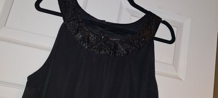 Yours Clothing Sequins Neck Top. Size 18. New
