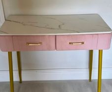 Girls vanity