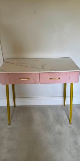 Girls vanity