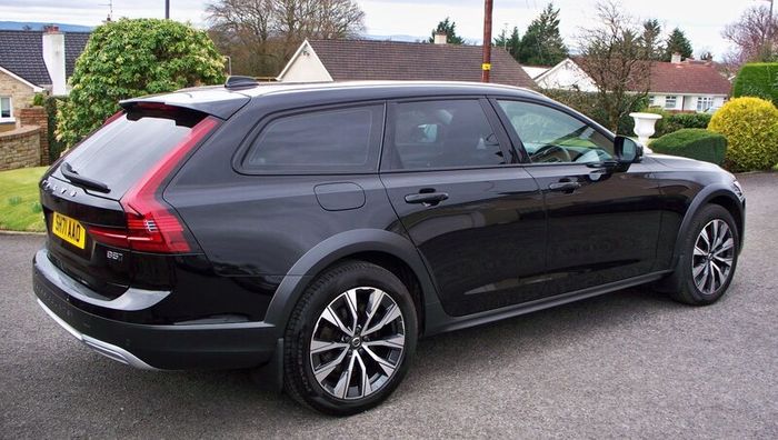 Volvo V90 2.0 B5D Cross Country 5dr AWD Auto