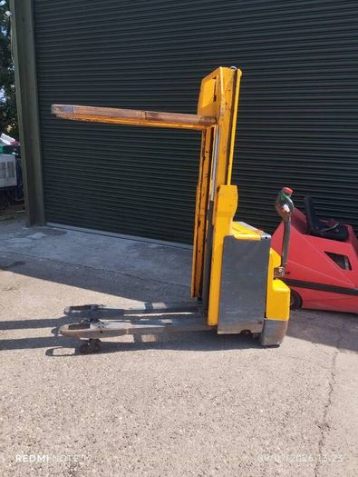jungheinrich ejd 220 pallet truck stacker