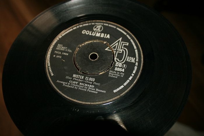 Single Vinyl's  85 pieces