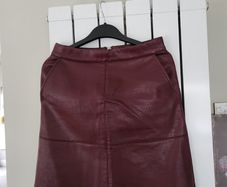 Only brand faux leather skirt