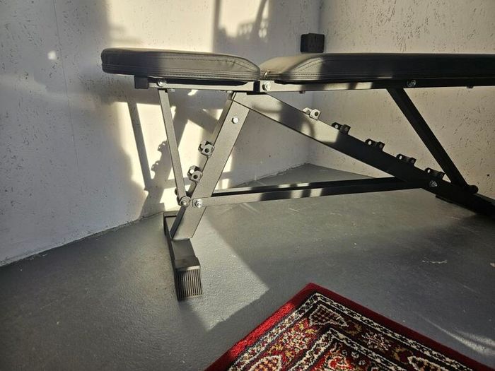 weight bench