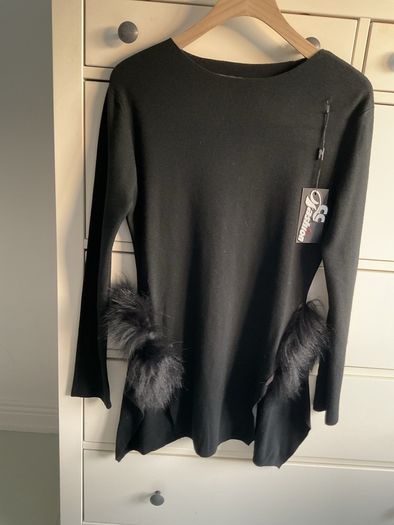jumper black long statement jumper with fur sides detail and side slits cc fashion l/xlarge