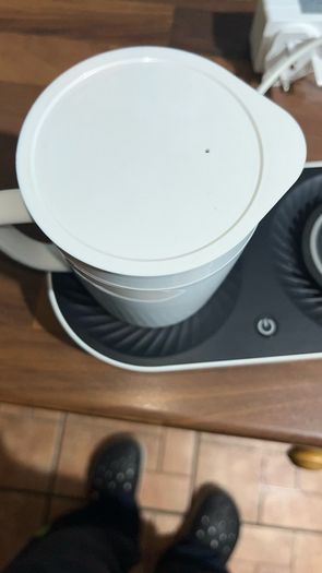 Desktop smart cup and charger