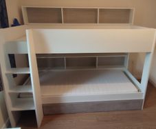 Bunk bed with two mattresses