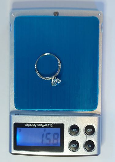 14k Gold ring with 2.07 ct Lab-Grown Diamond, 1.87ct main lab-diamond cerified by IGI and Laser inscripted Ideal cut!
