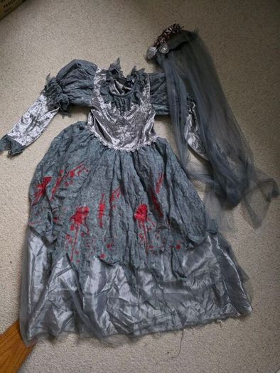 Dead bride costume size 7-8 y