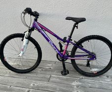 Girl's 24 inch hardtail mountain bike