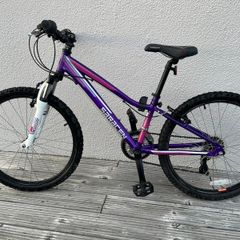 Girl's 24 inch hardtail mountain bike