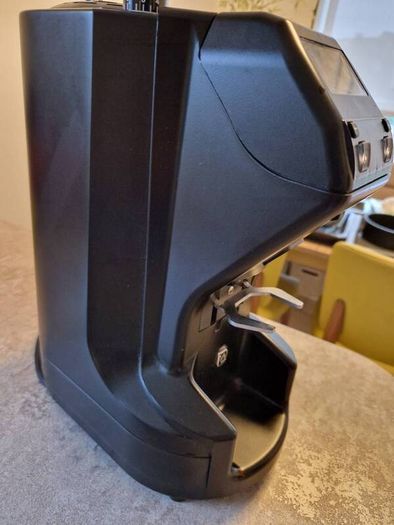 Nuova simonelli grinder