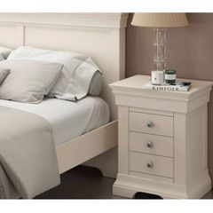 2x Cream Bedside Lockers