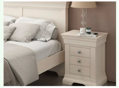 2x Cream Bedside Lockers
