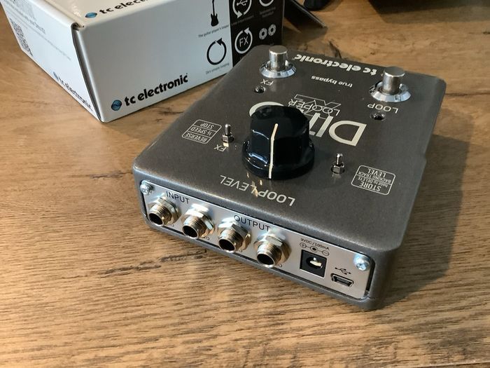 TC Electronic Ditto X2 looper pedal box