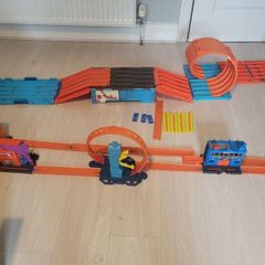 Hot wheels set & extras