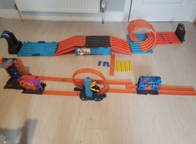 Hot wheels set & extras