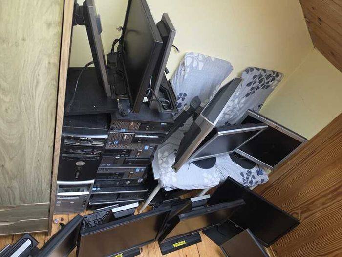 Job Lot: Dell job lot for parts or fix For Parts or Repair / Repairer's Lot