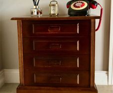 chest of drawers