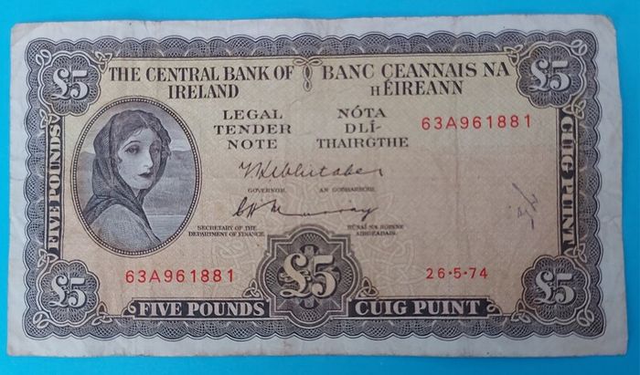Irish 1970's 4 X Lavery Five pound banknote in Fine condition
