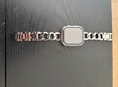 Apple Watch metal strap
