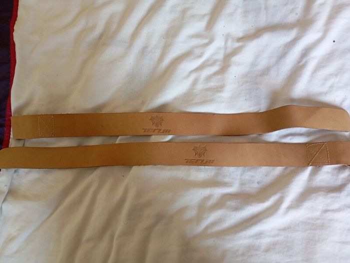weightlifting belts X 3 and 2x lifting strap sets