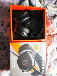 Steel series Arctis Prime Headphones and Mic