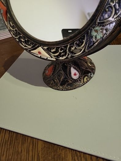 Vanity mirror