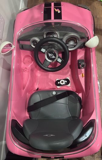 Toy car