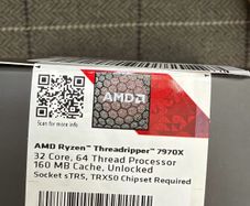 AMD Ryzen Threadripper 7970X (32-core / 64-thread, Socket sTR5)