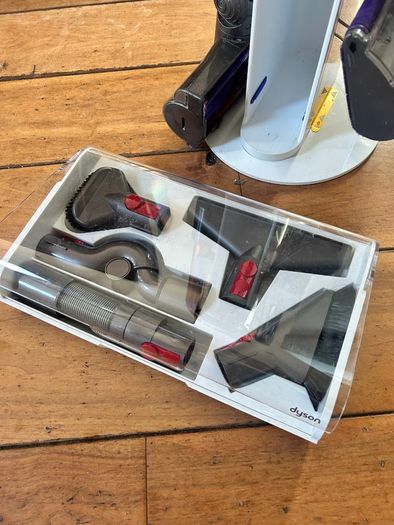 Dyson V10 Cordless Vacuum Cleaner with Stand and Accessories