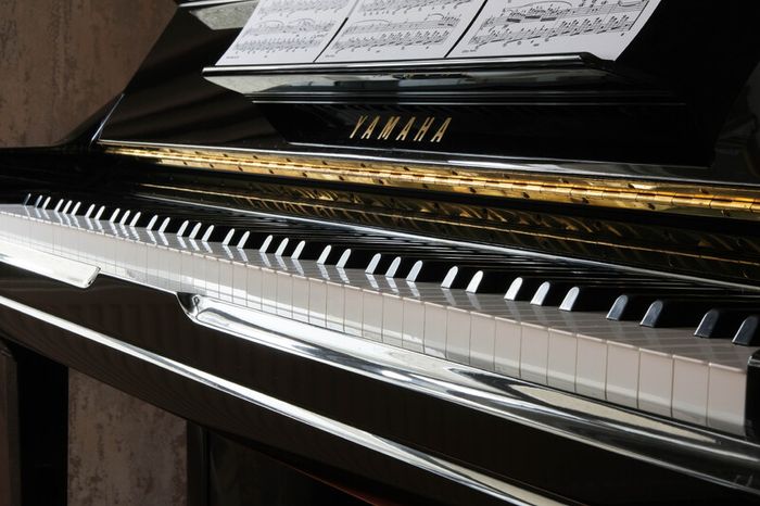 Yamaha YU3 - Grand Piano Sound in an Upright