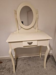 dressing table
